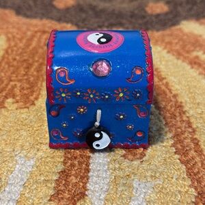 Claire's Y2K Trinket Box Harmony Ying Yang